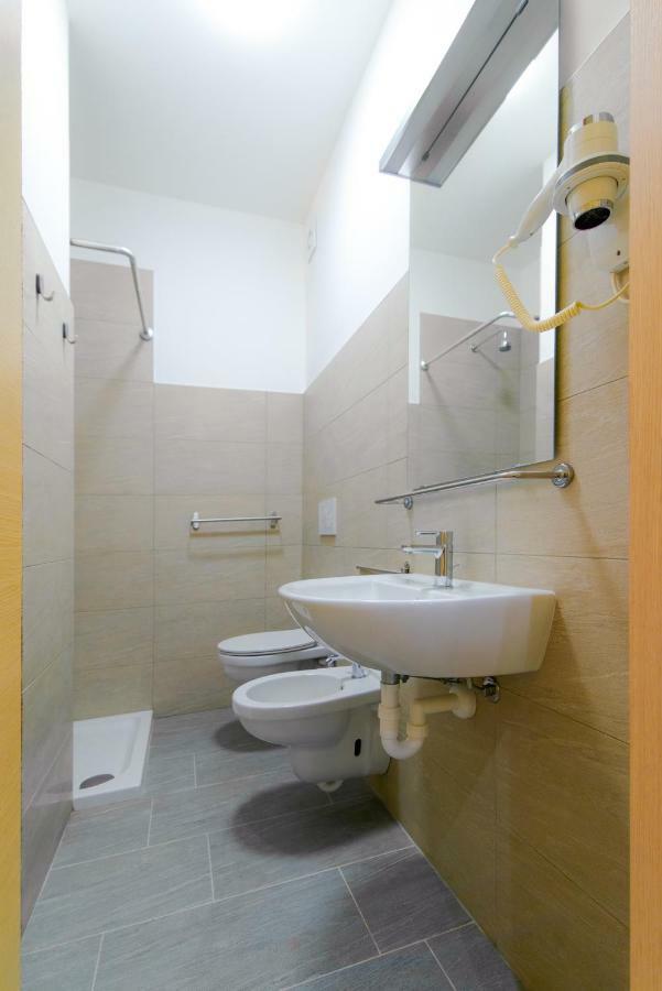 Casa Livio - Rooms And Studios Como Buitenkant foto